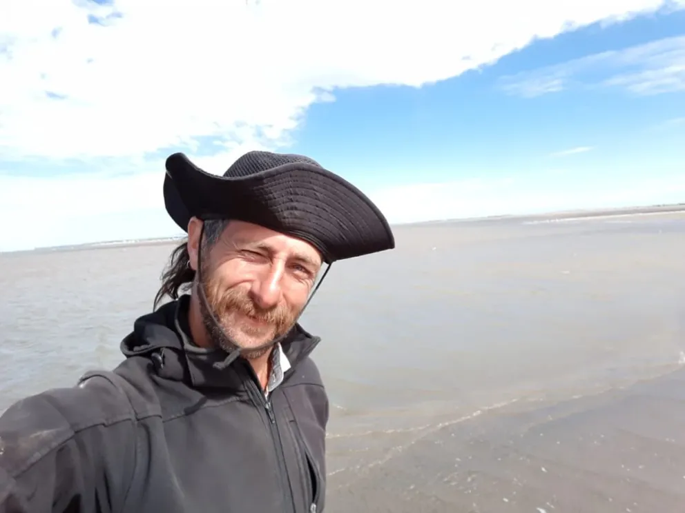 Al borde de la deshidratación, pero Rinaldelli llegó al mar