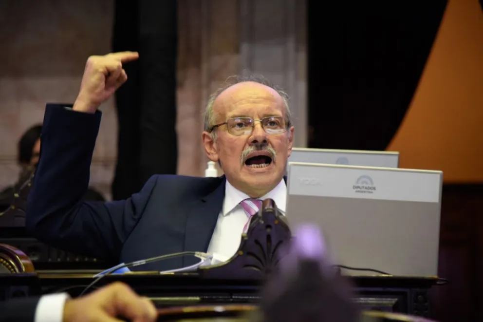 Di Giacomo: “No conozco Troscoslavia ni Liberlandia, nosotros gobernamos lugares reales”