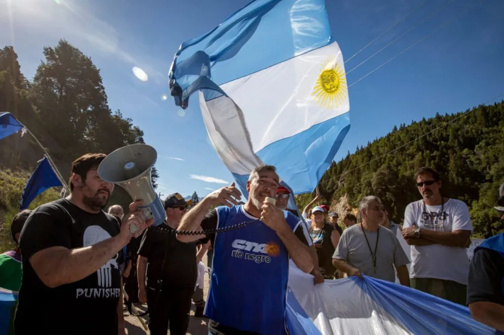  Para la CTA es inaceptable y ambientalmente dañino el tercer camino que propone Lewis