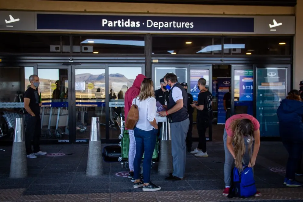Cancelación y reprogramación de los vuelos afectó llegadas y salidas de Bariloche