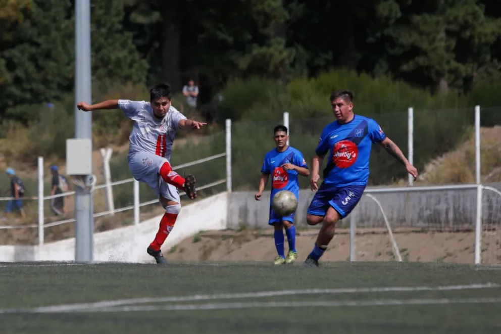 En el fútbol libre ya hay finalistas