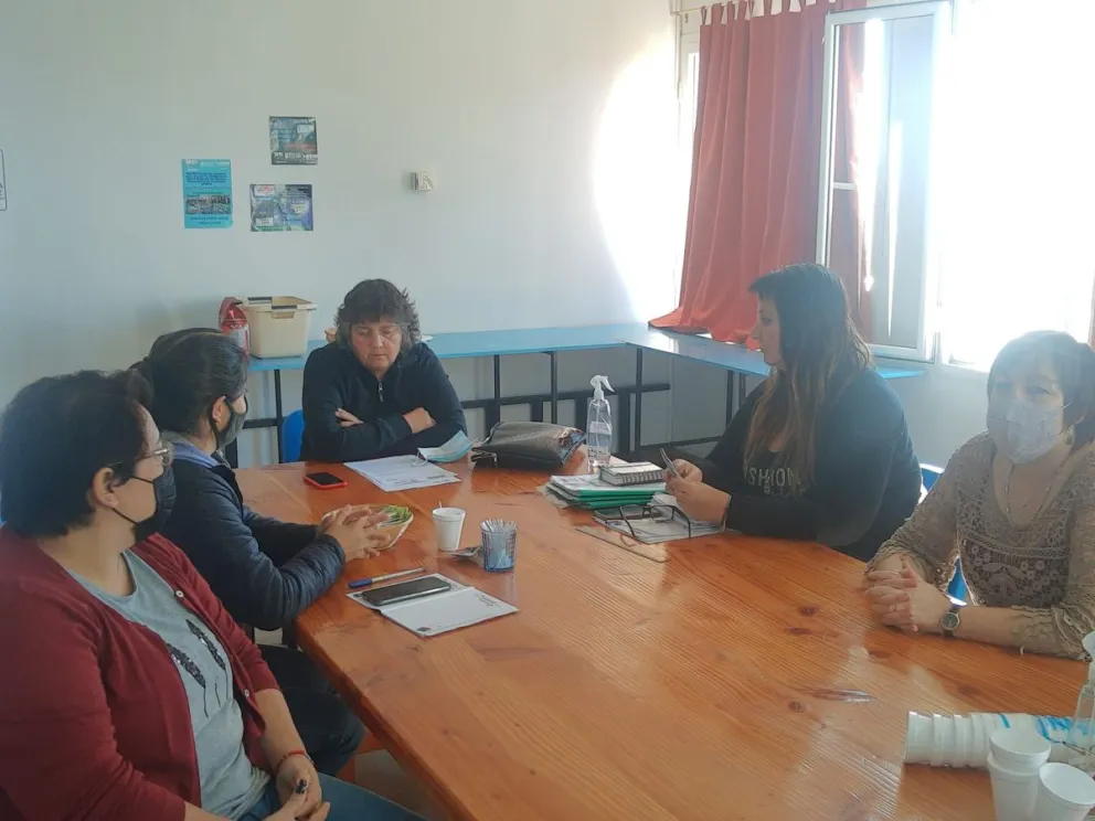 UnTER reclamó al CPE por problemas edilicios, falta de gimnasios y licencias por enfermedad 