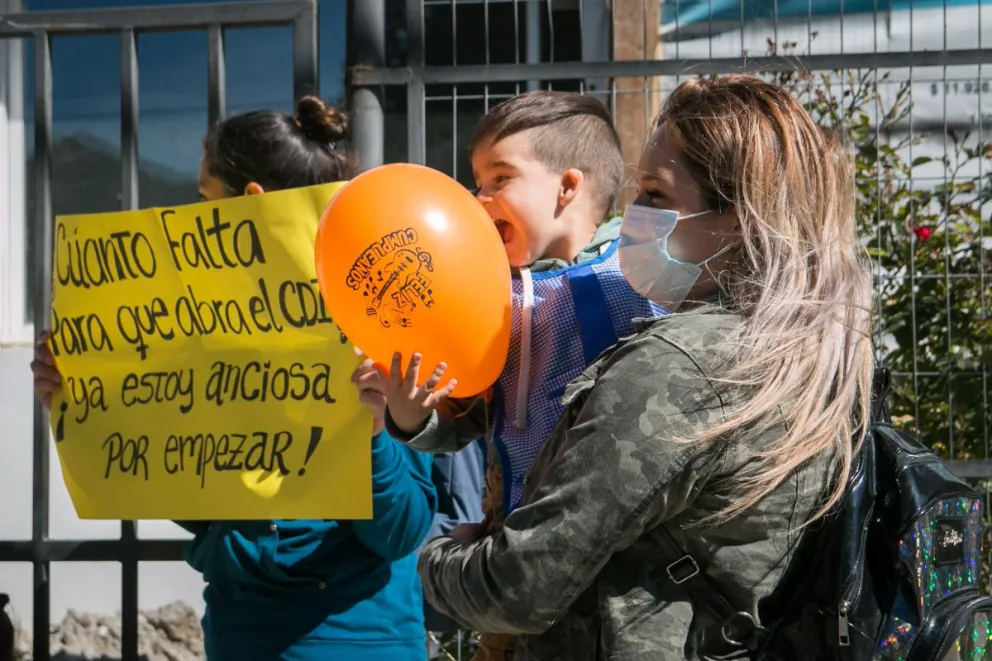 El CDI Iglesias no comenzó las clases aún, y padres y madres se manifestaron