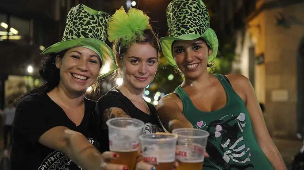 Hoy se celebra San Patricio: cuál es el origen de esta fiesta que tiñe todo de verde