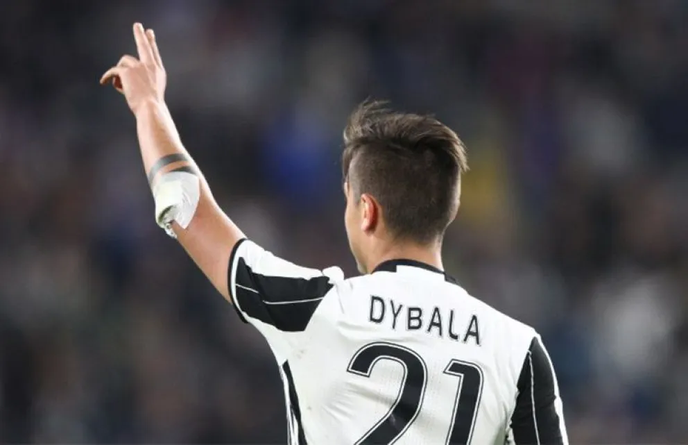 Paulo Dybala cambió de look y los memes no tardaron en llenar las redes