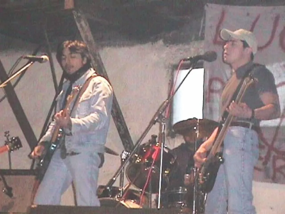 Bandas punk de los 90 vuelven a la vida