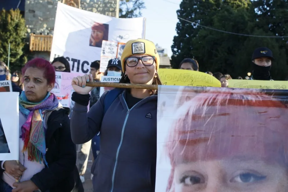 La mamá de Lucía dijo que a su hija le dieron siete puntazos, dos letales