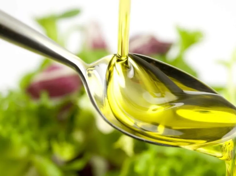 La ANMAT prohibió la comercialización de dos aceites