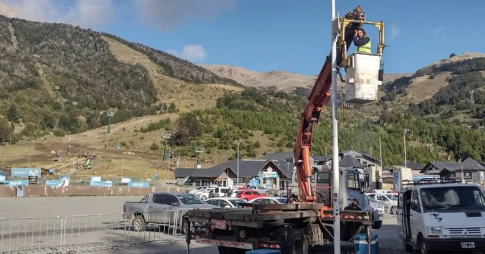 Instalaron una nueva cámara de seguridad en la base del Catedral 