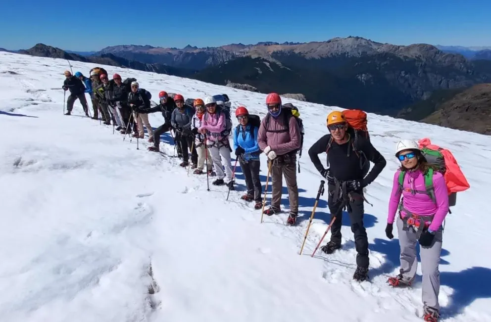 Fantástica travesía sobre el glaciar Alerce