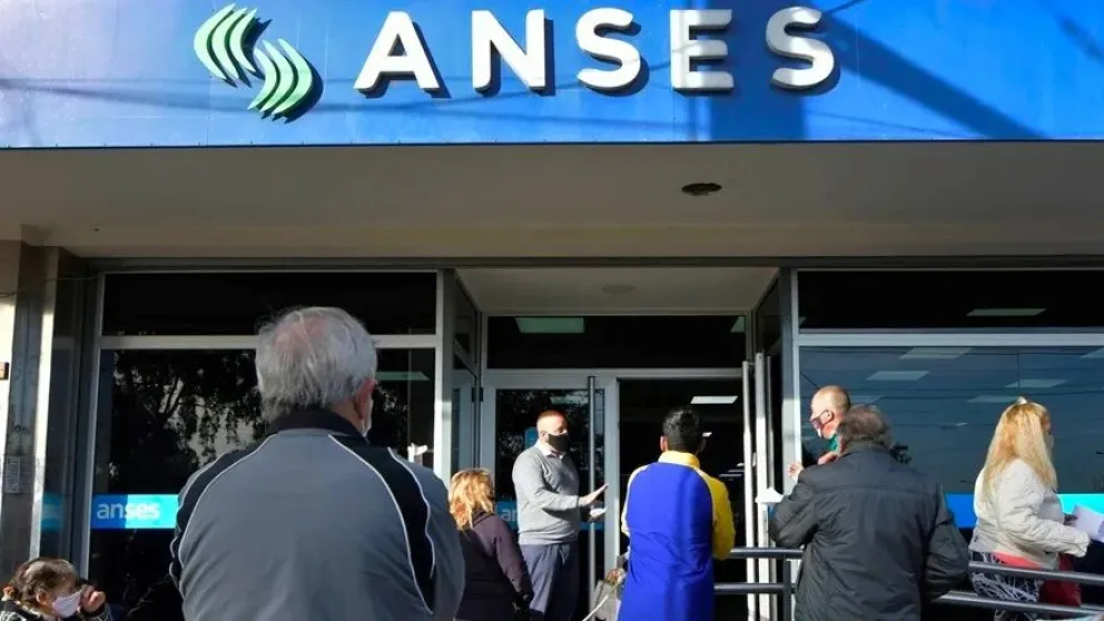 ANSES: este viernes comienza el calendario de pagos de abril y tiene aumentos