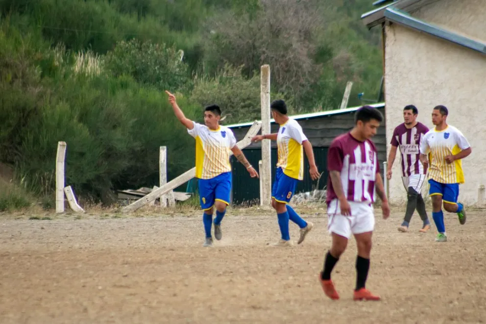 Viernes y sábado habrá vueltas olímpicas en el fútbol libre