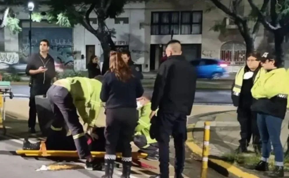Video: atropelló y arrastró por tres cuadras a un inspector de tránsito para evitar una multa