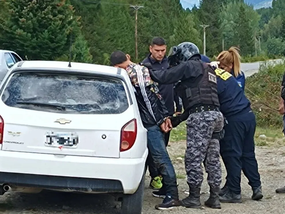 Tres hombres oriundos de Neuquén detenidos por entrar a robar en una vivienda en Lago Puelo