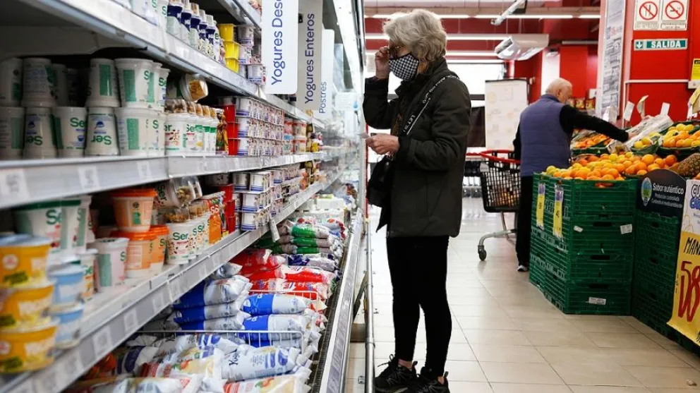Hubo acuerdo: el gobierno anunció que empresas y supermercados retrotraerán los precios al 10 de marzo