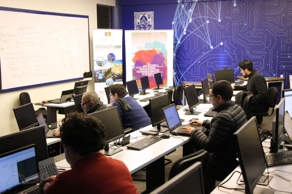 Prevén capacitar a jóvenes en oficios tecnológicos