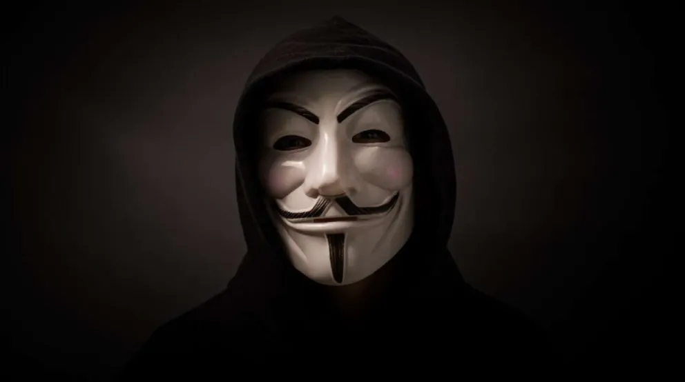 Anonymous hackeó el Banco Central de Rusia y amenazó a multinacionales