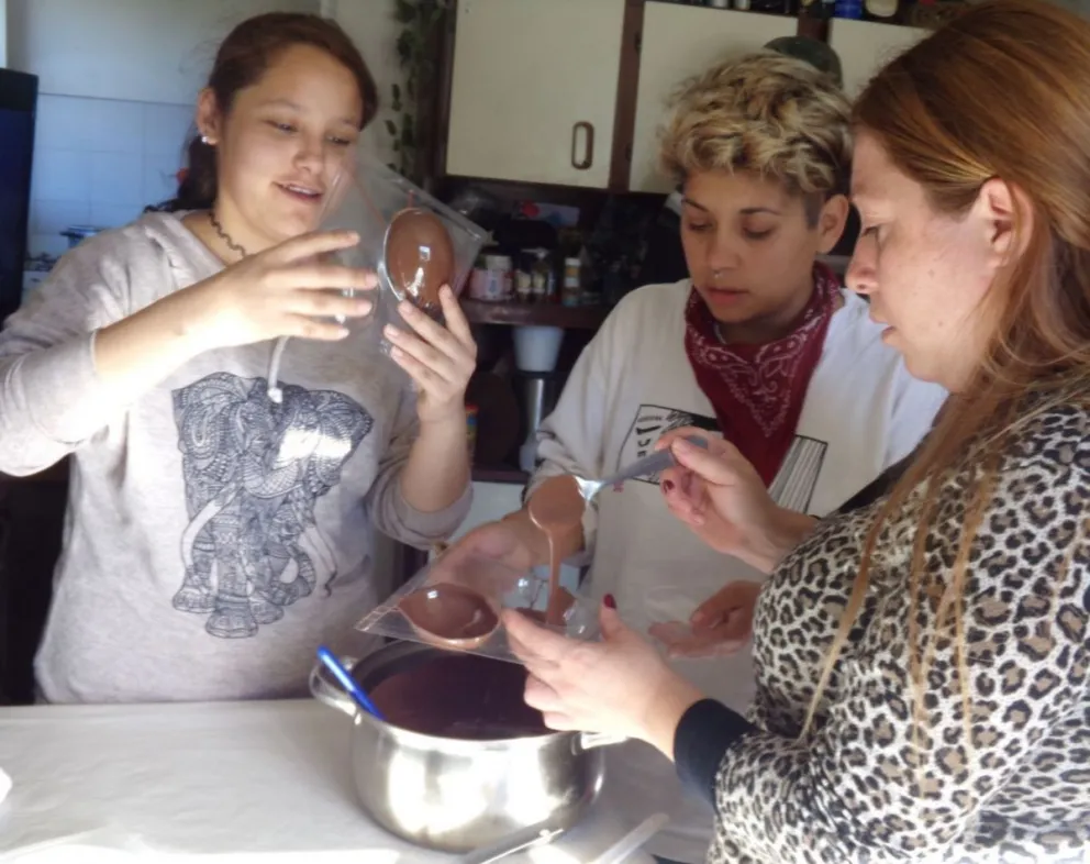 Merendero inició campaña solidaria para elaborar huevos de Pascua