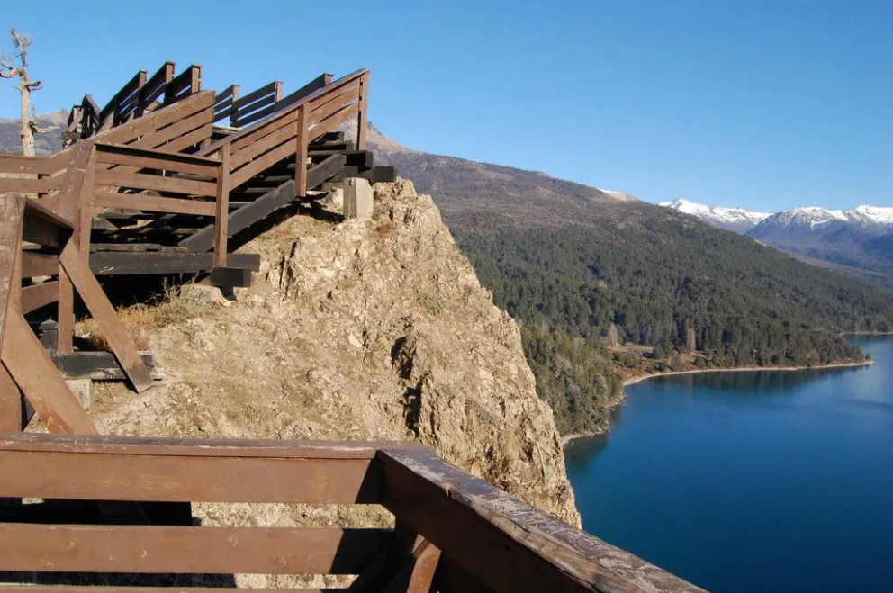 Parques construirá un nuevo mirador sobre el lago Traful