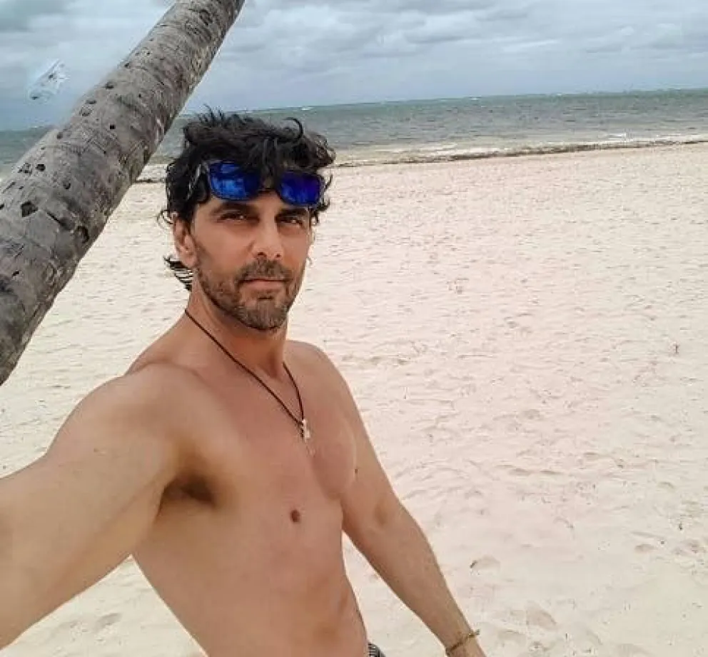 Así espera Darthés la reanudación del juicio en su contra: chapuzón en las playas de Brasil 