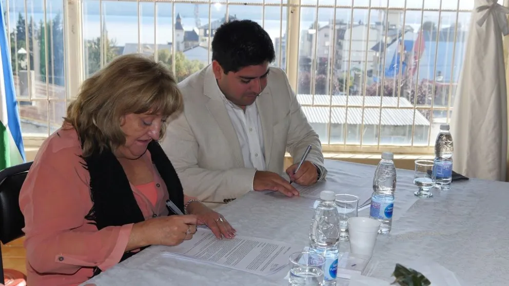 Educación firmó un acuerdo para fortalecer la enseñanza de Ciencia y Tecnología