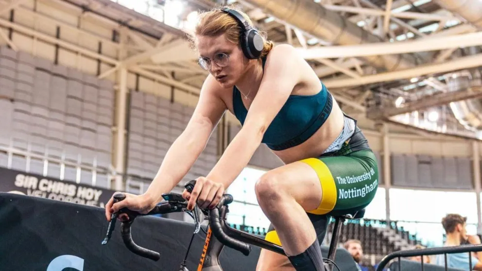 Excluyen de una carrera femenina a la ciclista transgénero Emily Bridges