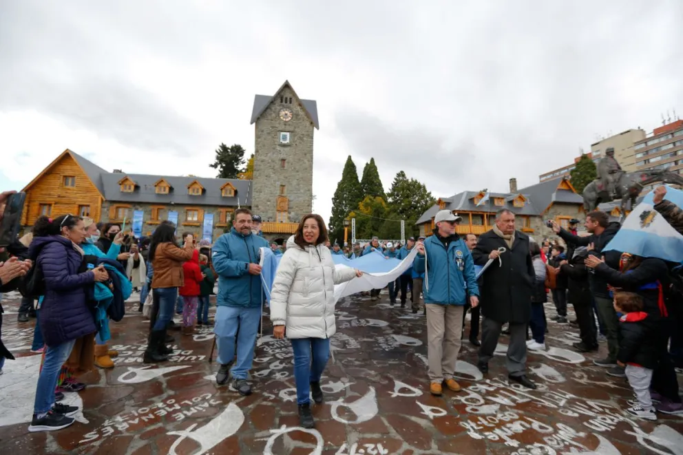 A 40 años de Malvinas, se llevó a cabo el acto de izamiento del pabellón nacional 