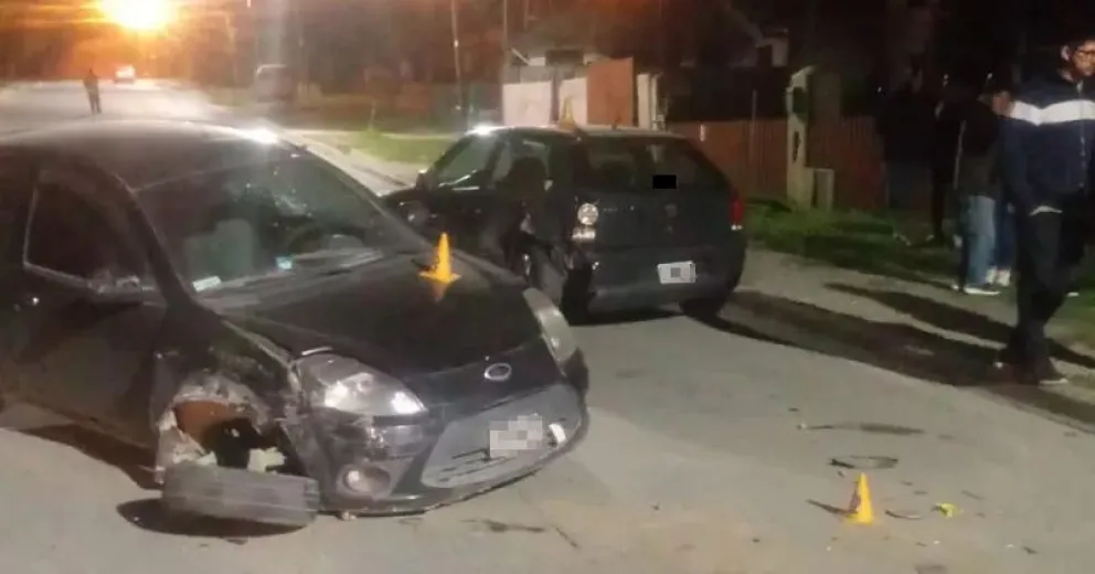 Manejaba con 2,17 g/l de alcohol en sangre: chocó y destrozó un auto estacionado