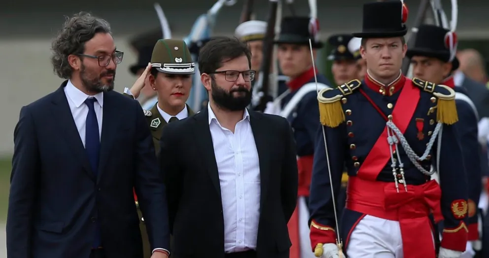 El presidente de Chile está en Argentina y será recibido por Fernández