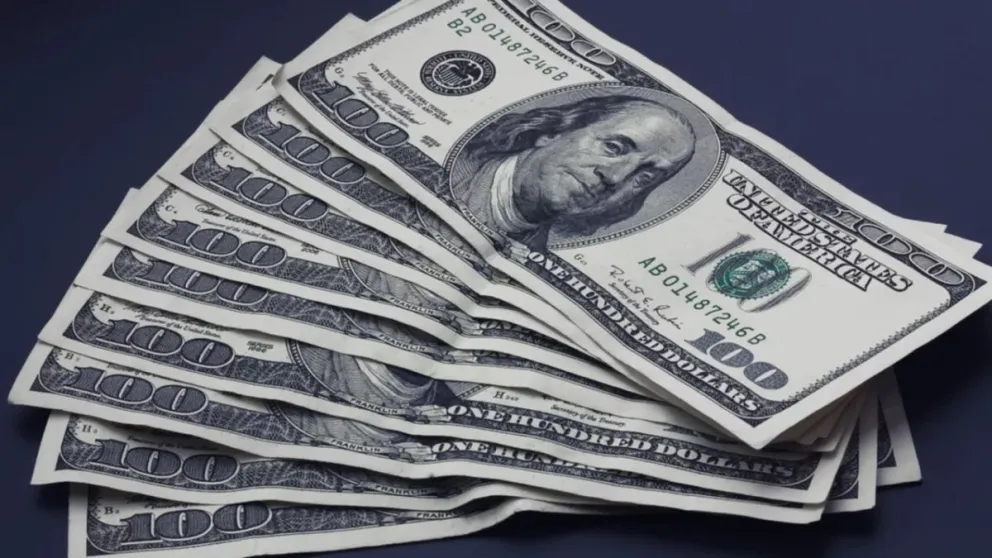 Dólar: ¿a cuánto cotiza hoy lunes 4 de abril?