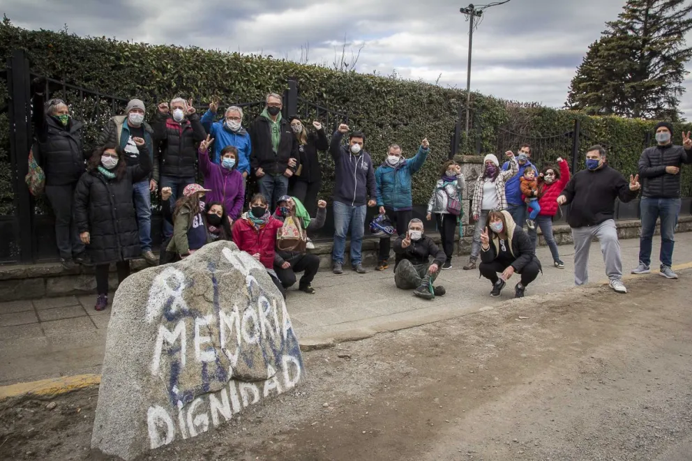 Denuncian que derribaron “La piedra de la dignidad” y hoy habrá un festival de música