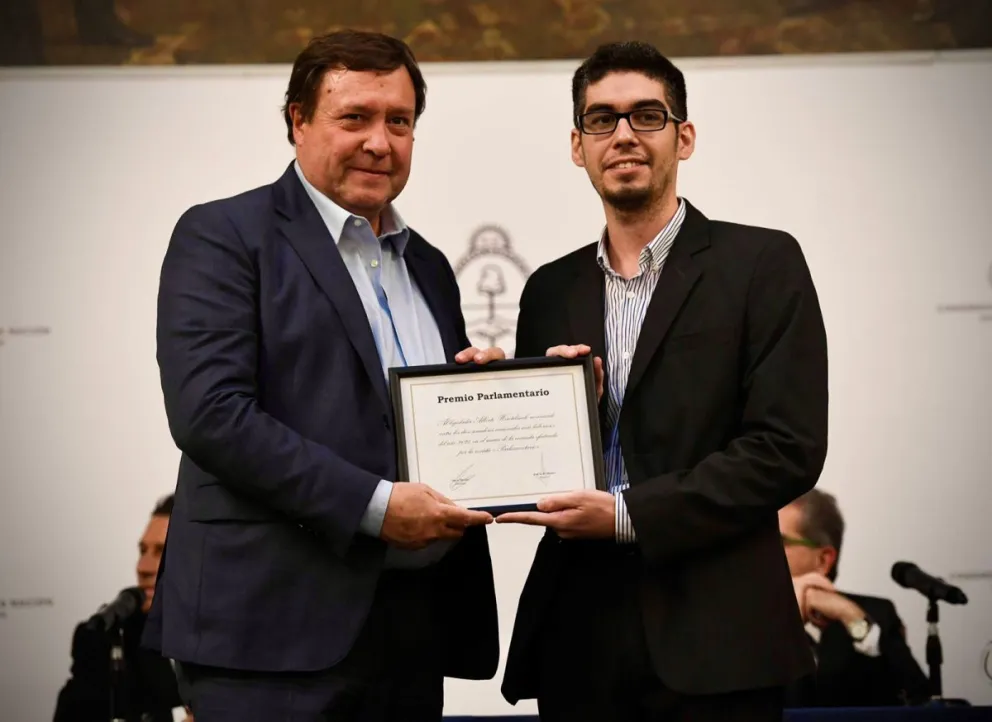 Premios Parlamentario: Weretilneck fue distinguido por su labor en el Senado