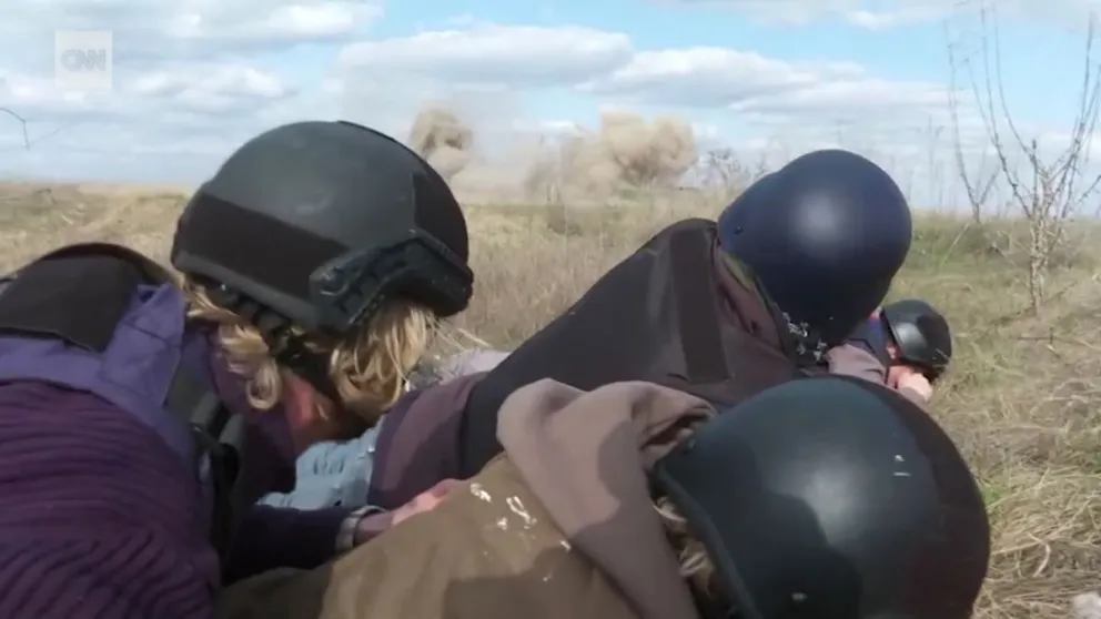 VIDEO: Un equipo de CNN escapó de un ataque ruso