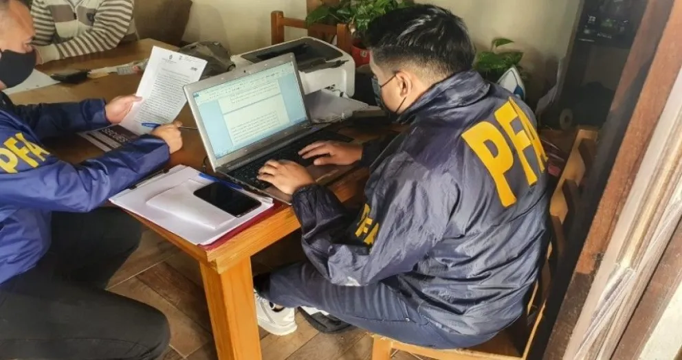 Pornografía infantil: detuvieron a un ex policía con imágenes de menores que luego eran viralizadas