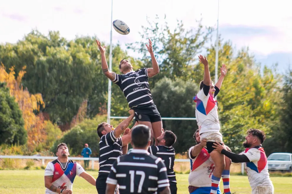 Dina Huapi es campeón y clasificó al Regional