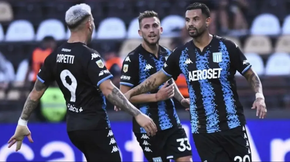 Por el VAR y sobre la hora: el Racing de Gago sumó otro triunfo agónico ante Platense