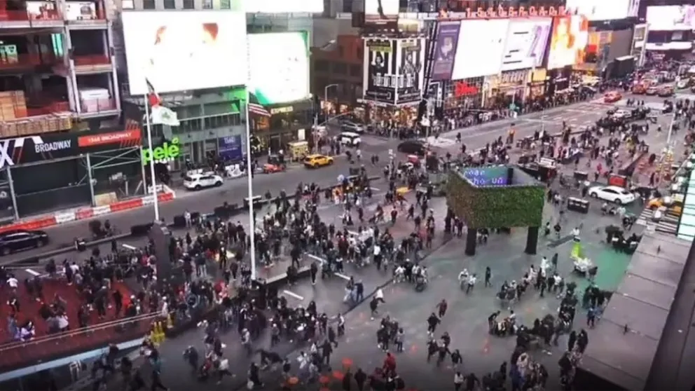 VIDEO: Pánico y corridas en Times Square por una fuerte explosión