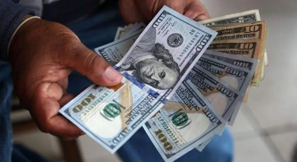 El dólar blue mantuvo su valor y ya está más barato que el dólar ahorro