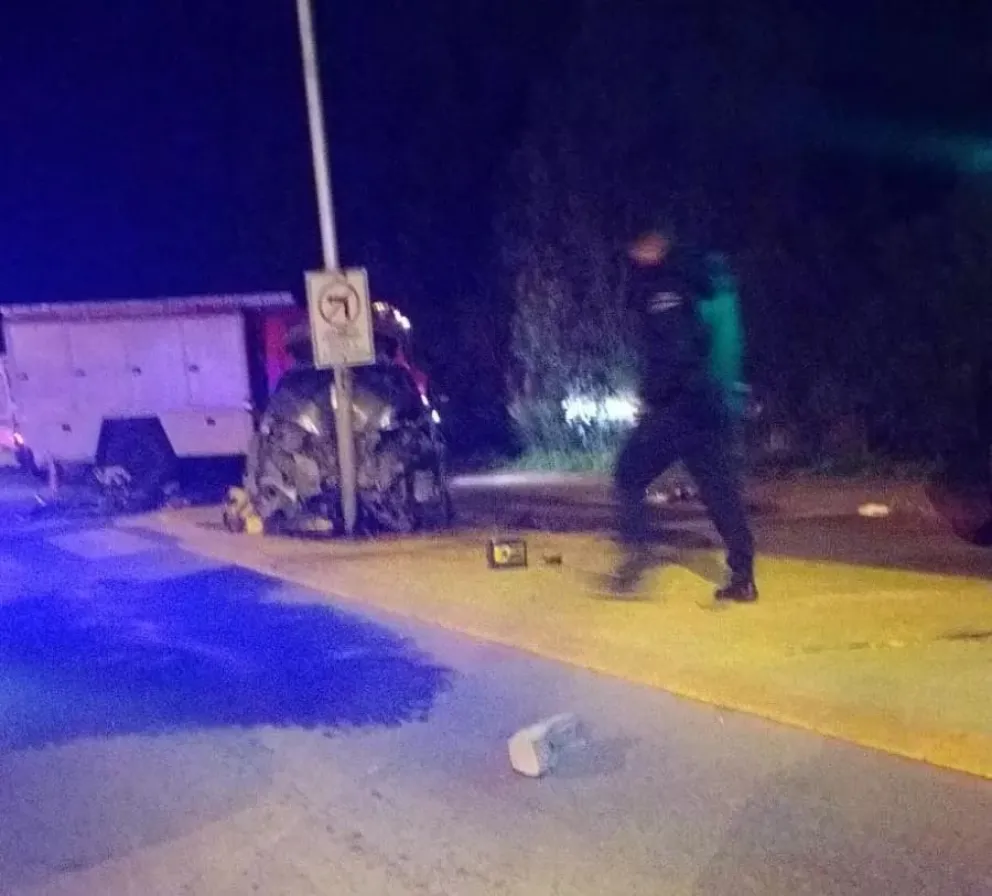 De no creer: Un muerto en otra violenta colisión en Bustillo
