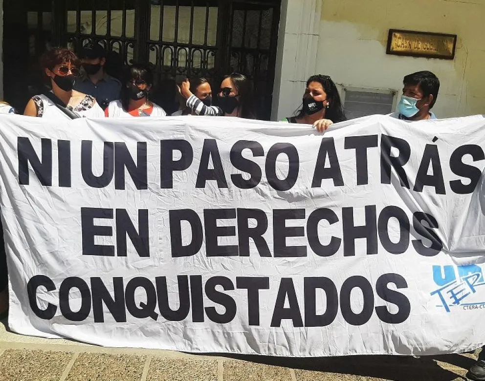 Horas antes de la reunión paritaria docente viralizan audios de Adrián Carrizo