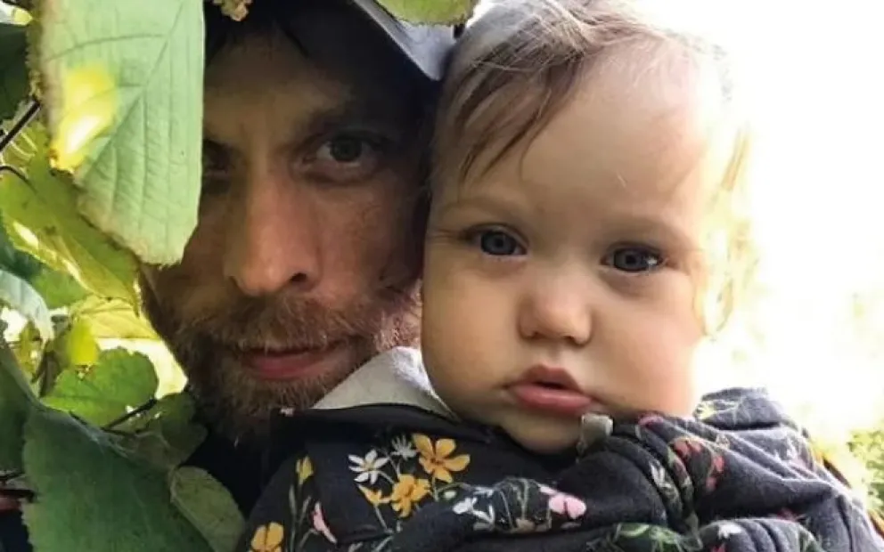 Escalofriante: habló el hijo de Paul Auster tras la muerte por sobredosis de su bebé de 10 meses 