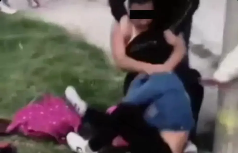 Denuncian que una menor atacó "a matar" a una compañera: ya tiene antecedentes de violencia