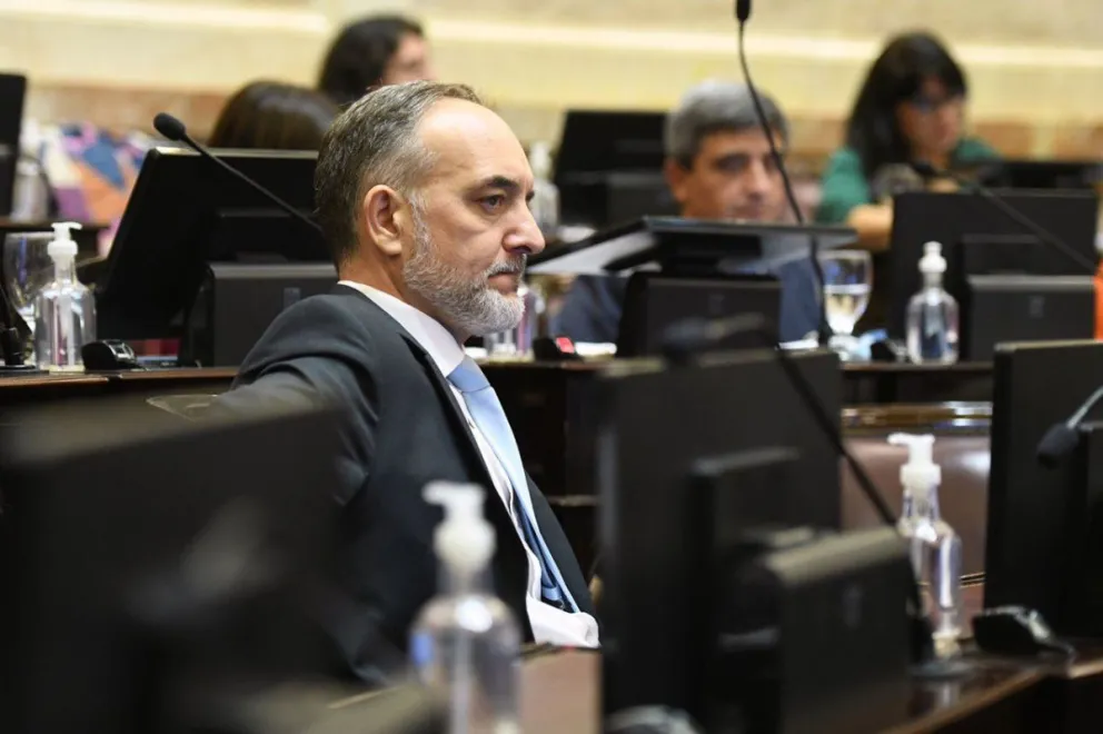 Grave denuncia contra Doñate: no tendría los años de ejercicio profesional para asumir ante la Magistratura