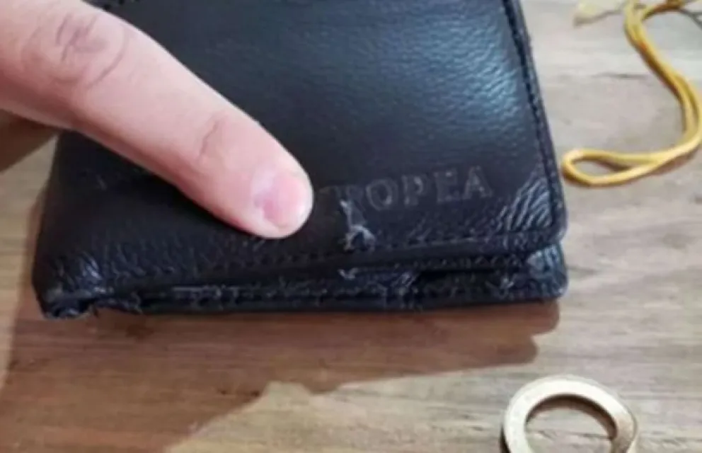 Increíble: le dispararon para asaltarlo y lo salvó una moneda que tenía en el bolsillo 