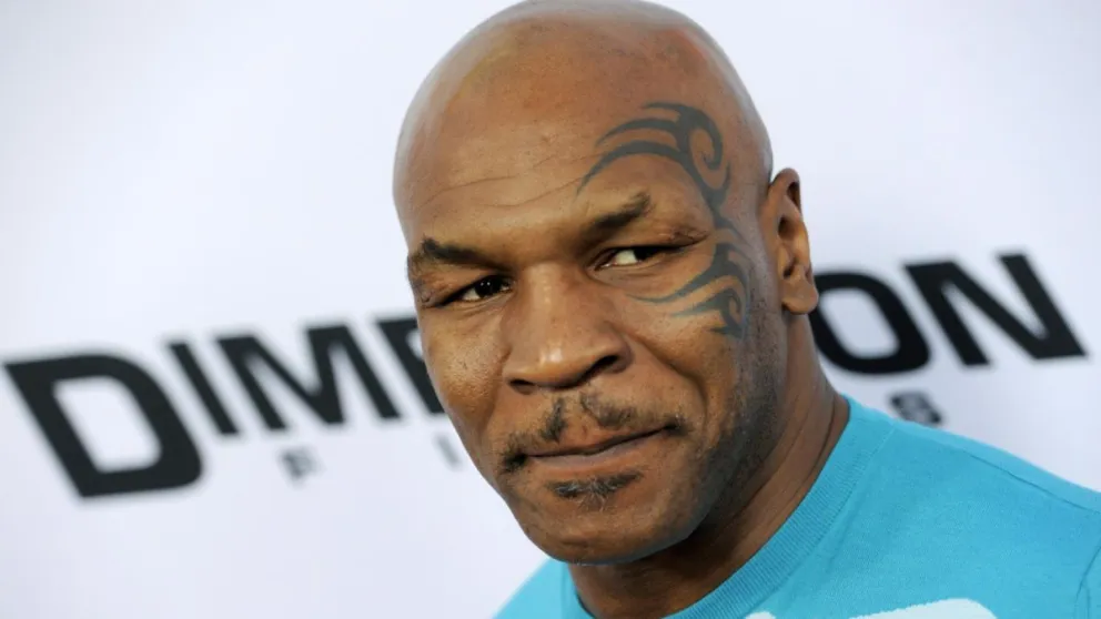 VIDEO: Mike Tyson golpeó a un pasajero en un avión