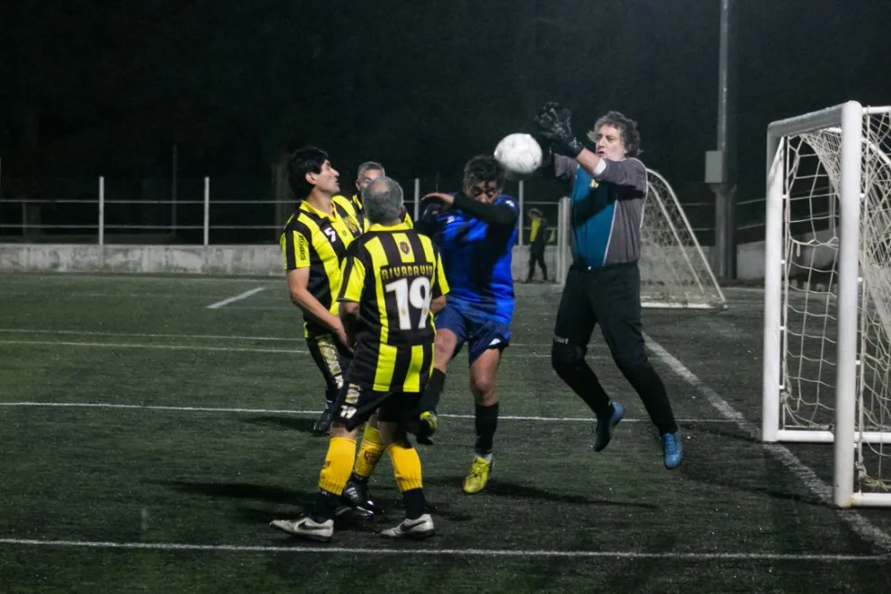 Los sénior salen a la cancha