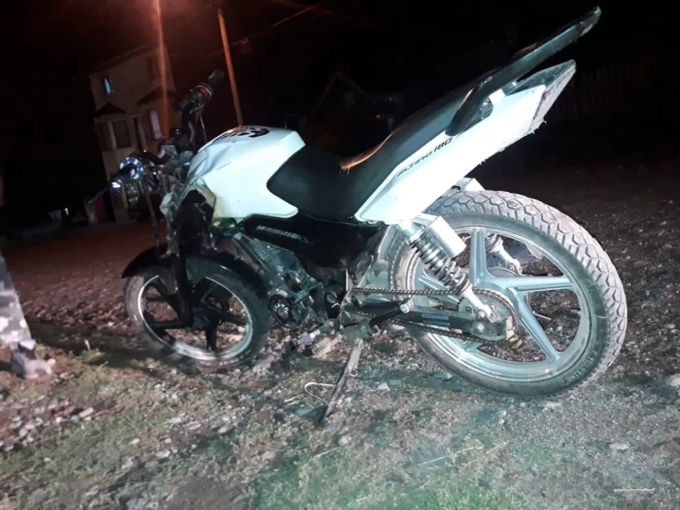 Con total impunidad, se robaron una moto y la llevaron "a tiro" por calle Beschtedt