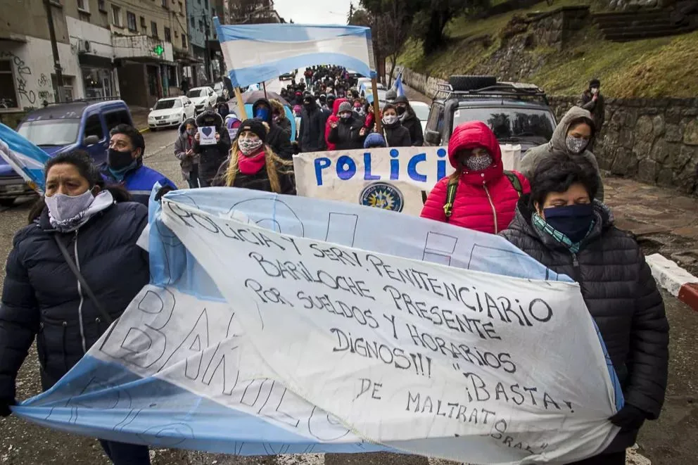 Empleados policiales realizarán un reclamo salarial en toda la provincia