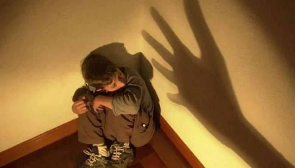 Día de la lucha contra el Maltrato Infantil: “¿a ustedes les pegaron de chicos?” las respuestas al tuit viral