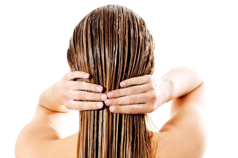 ¿Es malo lavarse el pelo todos los días?